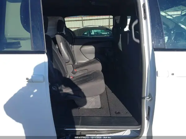 2C4RC1FG4KR633201 2019 CHRYSLER PACIFICA - Image 8