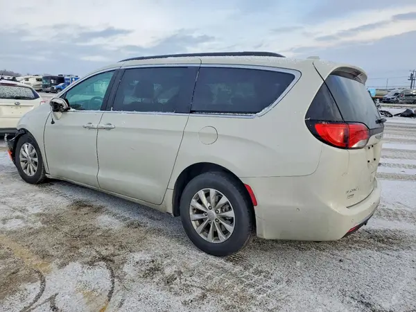 2C4RC1FG4KR639760 2019 CHRYSLER PACIFICA - Image 2