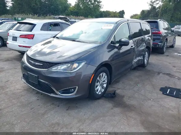 2C4RC1FG4KR737915 2019 CHRYSLER PACIFICA - Image 2