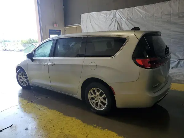 2C4RC1FG4PR556577 2023 CHRYSLER PACIFICA - Image 2
