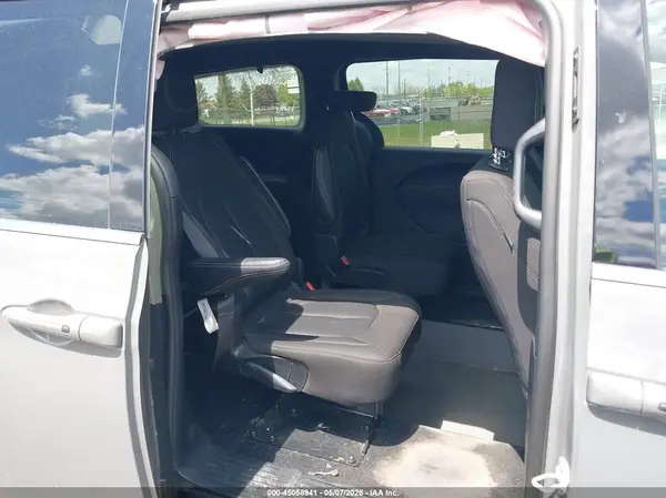 2C4RC1FG4PR558443 2023 CHRYSLER PACIFICA - Image 8