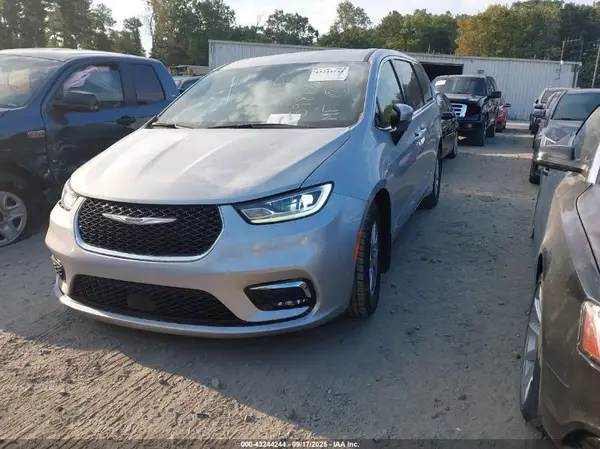2C4RC1FG4PR598182 2023 CHRYSLER PACIFICA - Image 2
