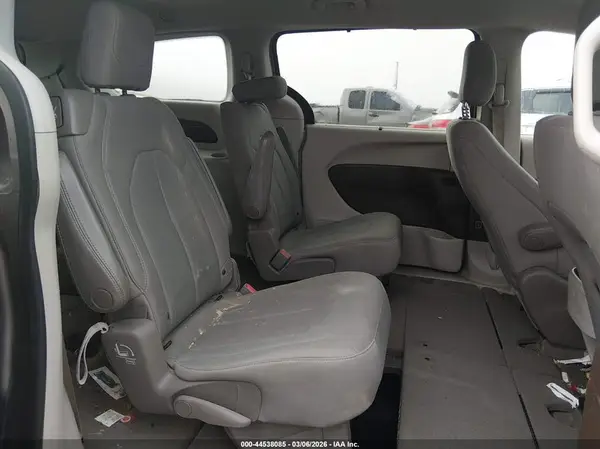 2C4RC1FG5JR131506 2018 CHRYSLER PACIFICA - Image 8