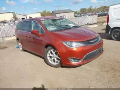 2C4RC1FG5JR158950 2018 CHRYSLER PACIFICA