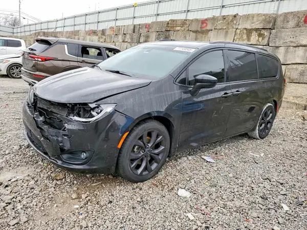 2C4RC1FG5JR189020 2018 CHRYSLER PACIFICA - Image 1