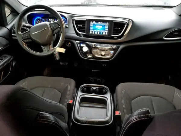 2C4RC1FG5JR189020 2018 CHRYSLER PACIFICA - Image 8