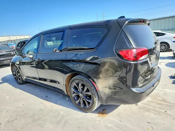 2C4RC1FG5JR193861 2018 CHRYSLER PACIFICA - Image 2