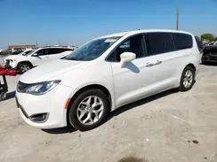 2C4RC1FG5JR227233 2018 CHRYSLER PACIFICA
