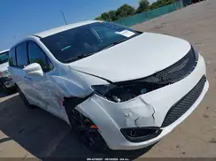 2C4RC1FG5JR228429 2018 CHRYSLER PACIFICA