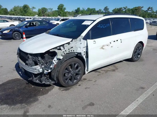 2C4RC1FG5JR229161 2018 CHRYSLER PACIFICA - Image 2