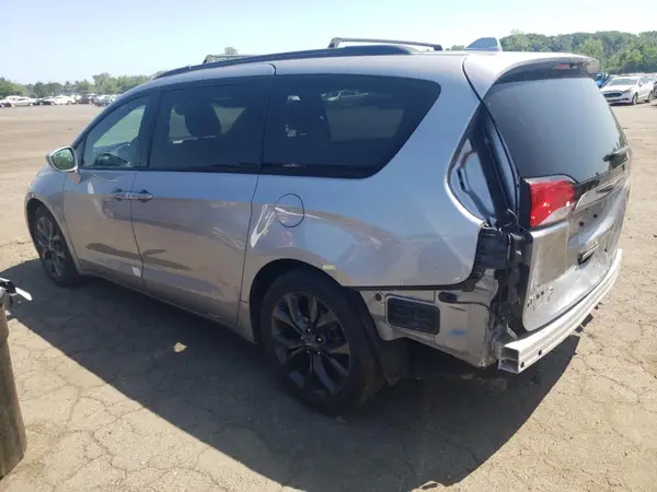 2C4RC1FG5JR260250 2018 CHRYSLER PACIFICA - Image 2