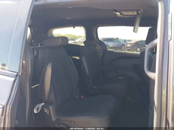 2C4RC1FG5JR263312 2018 CHRYSLER PACIFICA - Image 8
