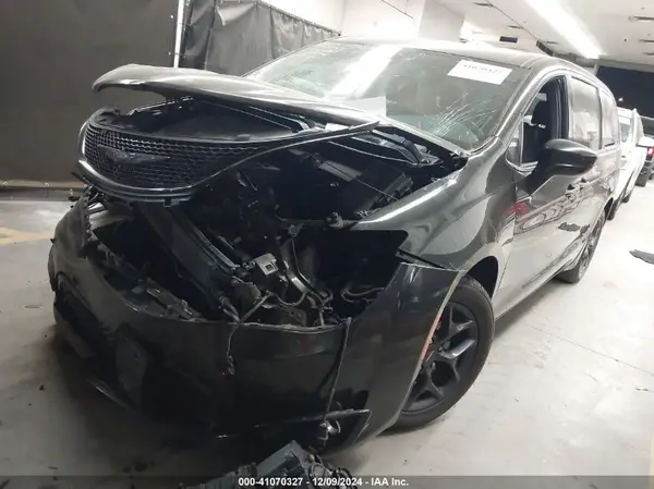 2C4RC1FG5JR287397 2018 CHRYSLER PACIFICA - Image 2