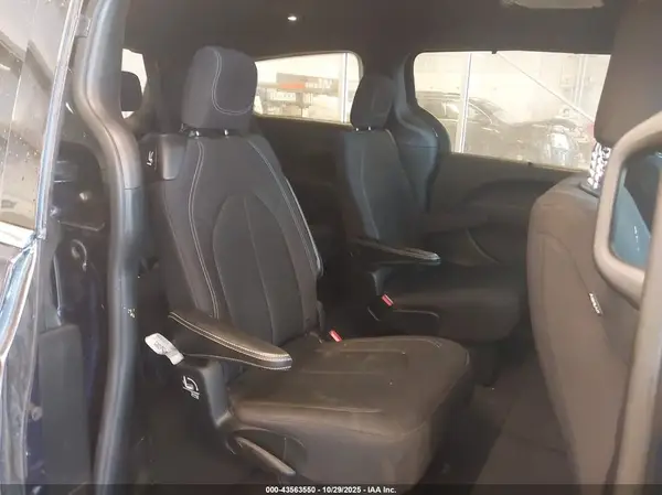 2C4RC1FG5JR315165 2018 CHRYSLER PACIFICA - Image 8