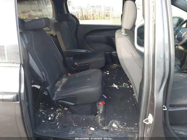 2C4RC1FG5JR316719 2018 CHRYSLER PACIFICA - Image 8