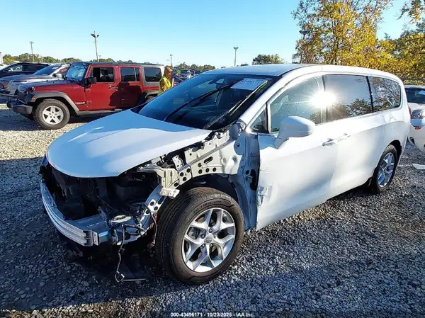 2C4RC1FG5JR316798 2018 CHRYSLER PACIFICA - Image 2