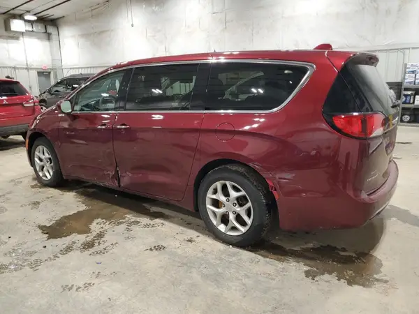 2C4RC1FG5JR365600 2018 CHRYSLER PACIFICA - Image 2