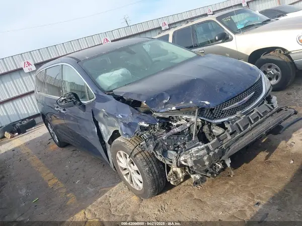 2C4RC1FG5KR550411 2019 CHRYSLER PACIFICA - Image 1