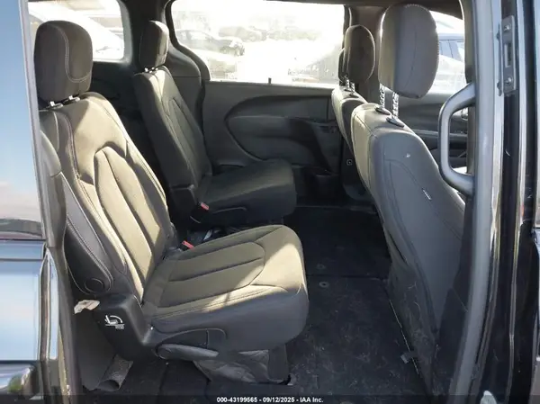 2C4RC1FG5KR640111 2019 CHRYSLER PACIFICA - Image 8