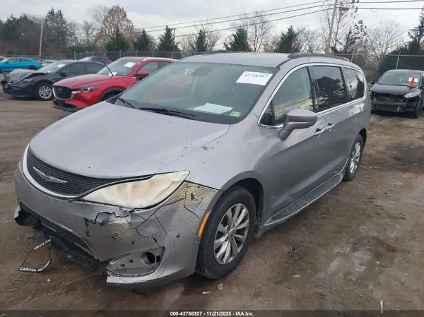 2C4RC1FG5KR737910 2019 CHRYSLER PACIFICA - Image 2