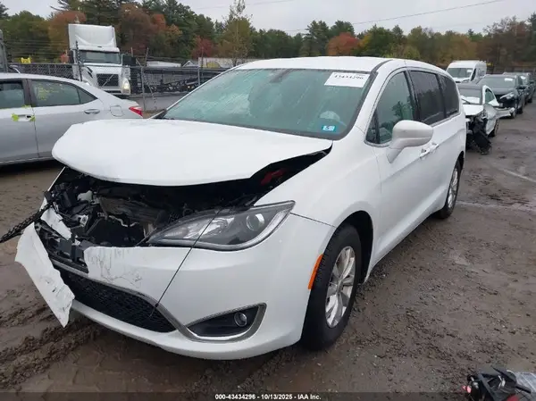 2C4RC1FG5LR176125 2020 CHRYSLER PACIFICA - Image 2