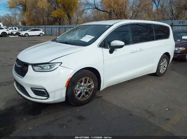 2C4RC1FG5PR610811 2023 CHRYSLER PACIFICA - Image 2