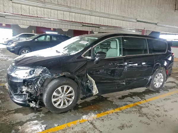 2C4RC1FG6JR101947 2018 CHRYSLER PACIFICA - Image 1