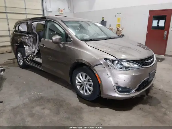 2C4RC1FG6JR116108 2018 CHRYSLER PACIFICA - Image 1