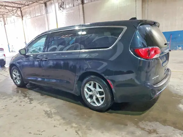 2C4RC1FG6JR125987 2018 CHRYSLER PACIFICA - Image 2