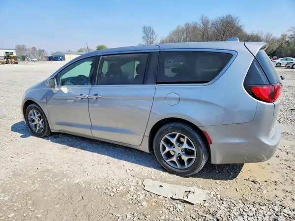 2C4RC1FG6JR126461 2018 CHRYSLER PACIFICA - Image 2