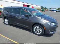 2C4RC1FG6JR158889 2018 CHRYSLER PACIFICA