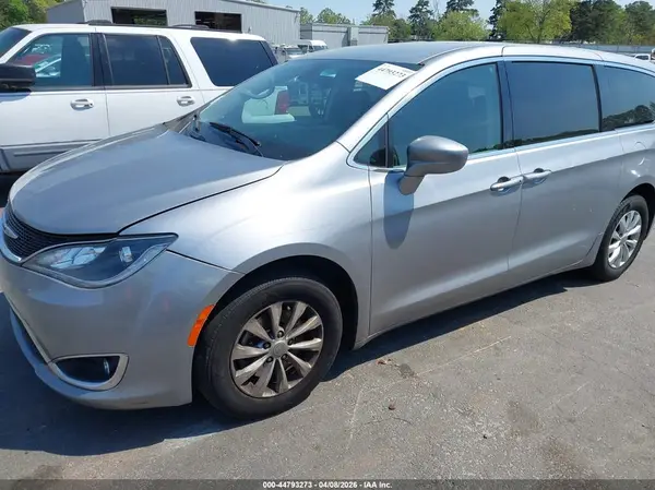 2C4RC1FG6JR194484 2018 CHRYSLER PACIFICA - Image 2