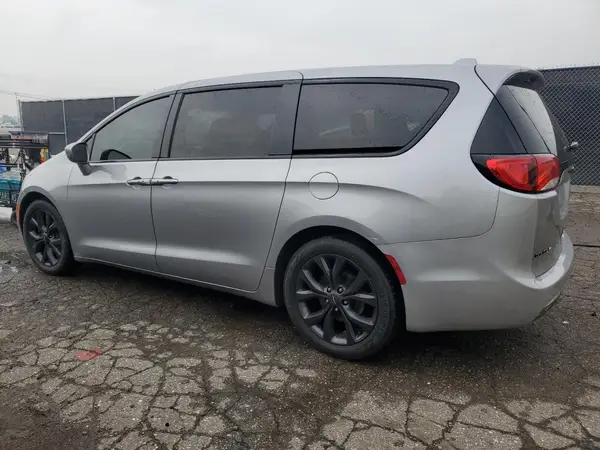 2C4RC1FG6JR227838 2018 CHRYSLER PACIFICA - Image 2