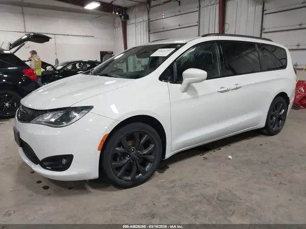 2C4RC1FG6JR234191 2018 CHRYSLER PACIFICA - Image 2
