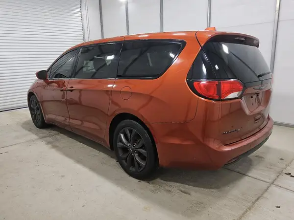 2C4RC1FG6JR263559 2018 CHRYSLER PACIFICA - Image 2
