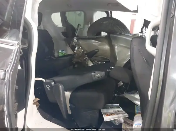 2C4RC1FG6JR279180 2018 CHRYSLER PACIFICA - Image 8