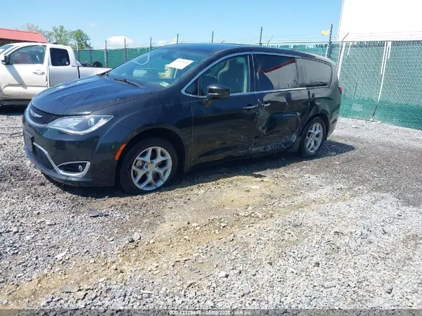 2C4RC1FG6JR292527 2018 CHRYSLER PACIFICA - Image 2