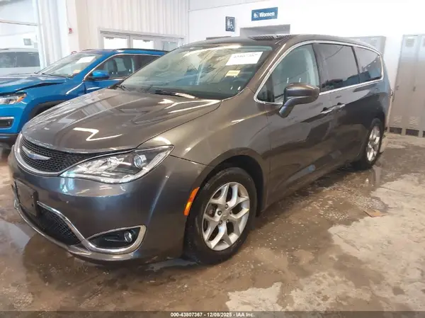2C4RC1FG6JR294228 2018 CHRYSLER PACIFICA - Image 2