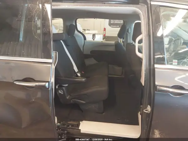 2C4RC1FG6JR294228 2018 CHRYSLER PACIFICA - Image 8