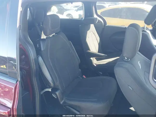 2C4RC1FG6JR306572 2018 CHRYSLER PACIFICA - Image 8