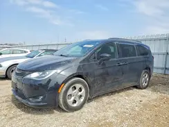 2C4RC1FG6JR333884 2018 CHRYSLER PACIFICA