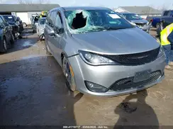 2C4RC1FG6JR350586 2018 CHRYSLER PACIFICA
