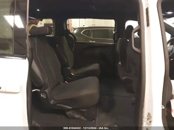 2C4RC1FG6JR352712 2018 CHRYSLER PACIFICA - Image 8