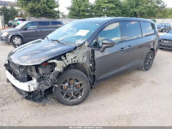 2C4RC1FG6KR548702 2019 CHRYSLER PACIFICA - Image 2