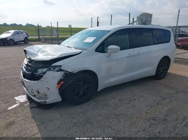 2C4RC1FG6KR657970 2019 CHRYSLER PACIFICA - Image 2