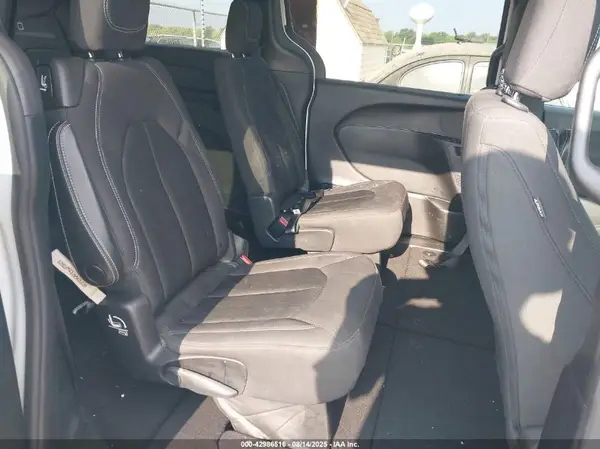 2C4RC1FG6KR657970 2019 CHRYSLER PACIFICA - Image 8