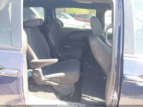 2C4RC1FG6KR666975 2019 CHRYSLER PACIFICA - Image 8