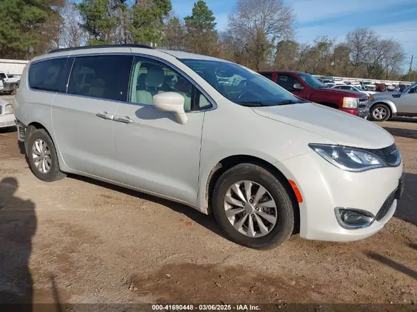 2C4RC1FG6KR669150 2019 CHRYSLER PACIFICA - Image 1