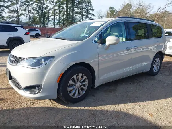 2C4RC1FG6KR669150 2019 CHRYSLER PACIFICA - Image 2