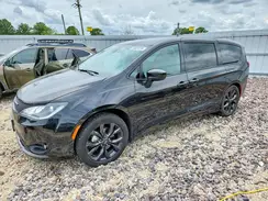 2C4RC1FG6KR698437 2019 CHRYSLER PACIFICA